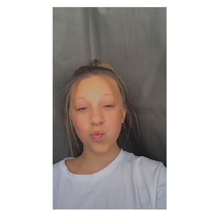 Meet your Posher, Lea